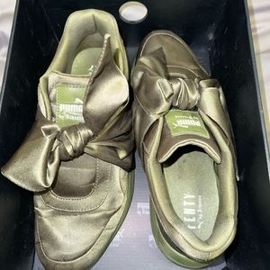 Fenty X Puma Sneakers sz 9. Good Condition